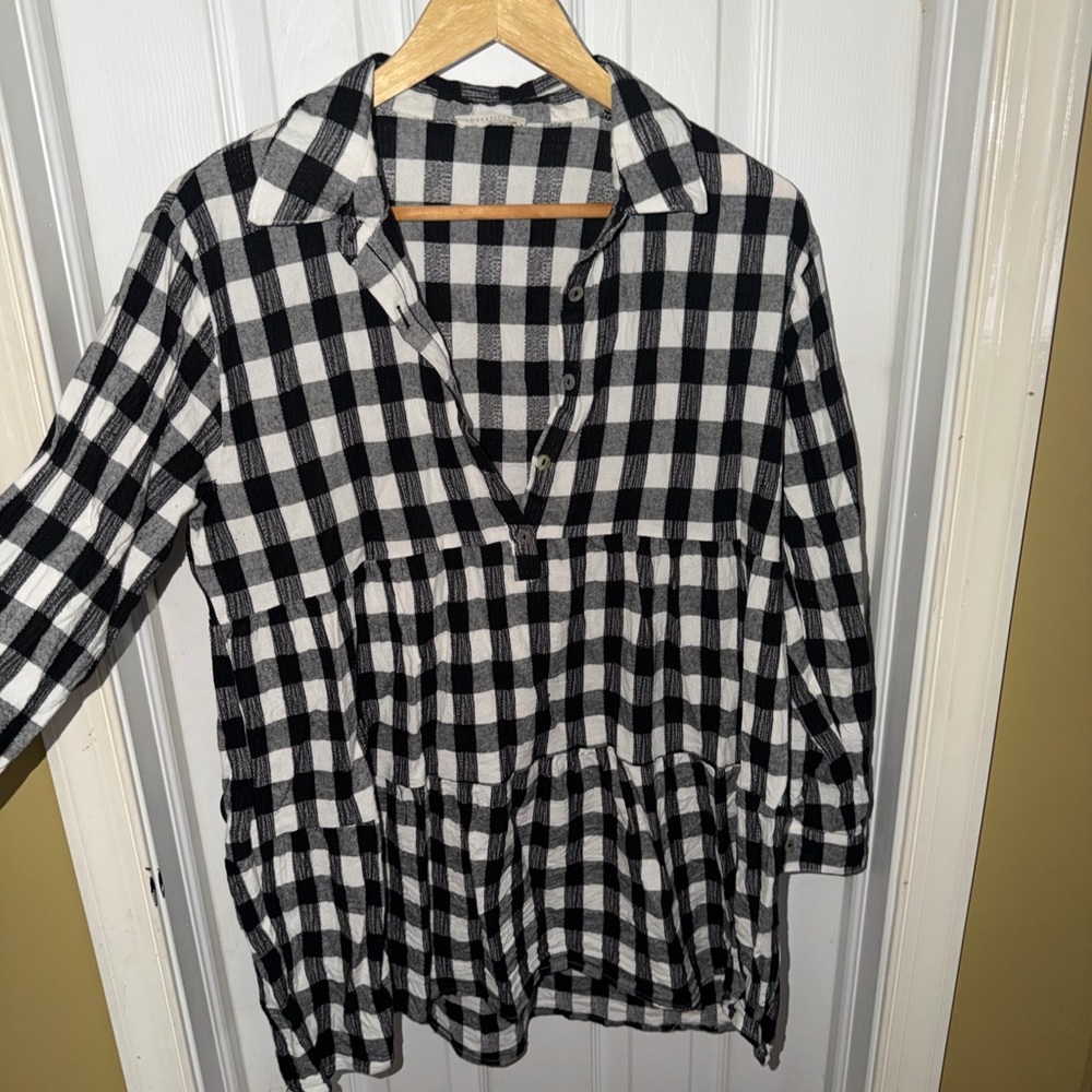 Black and White Checkered Tiered Women’s Top